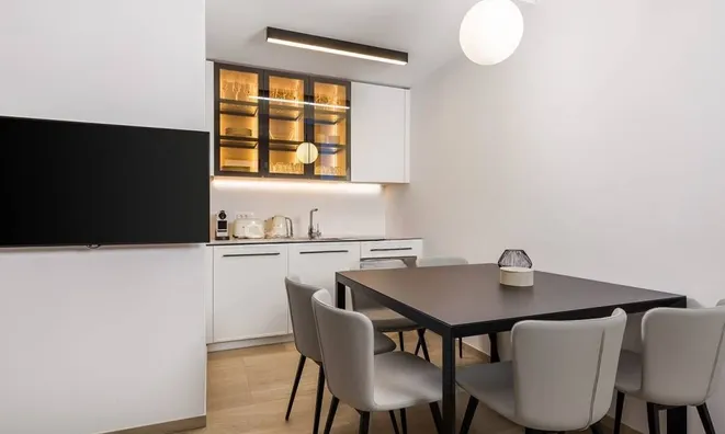 Недвижимость Two-room apartment in the center: 5