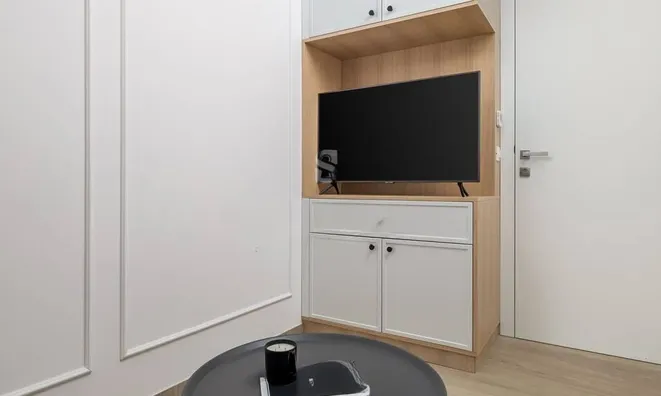 Недвижимость Two-room apartment in the center: 9