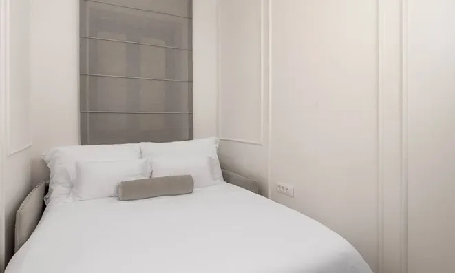 Недвижимость Two-room apartment in the center: 11
