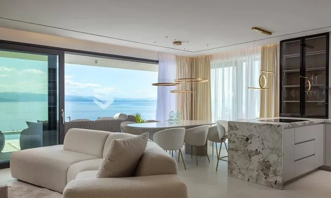 Недвижимость Three-room apartment Center: 12