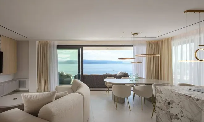 Недвижимость Three-room apartment Center: 13