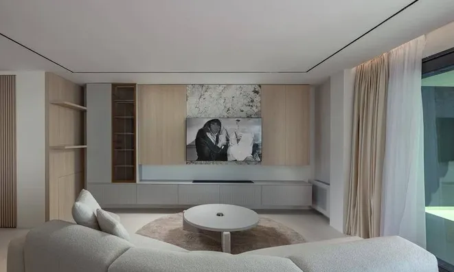 Недвижимость Three-room apartment Center: 16