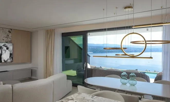 Недвижимость Three-room apartment Center: 18