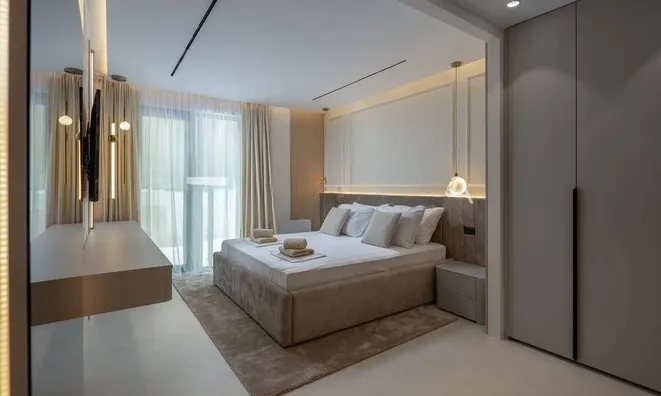 Недвижимость Three-room apartment Center: 19