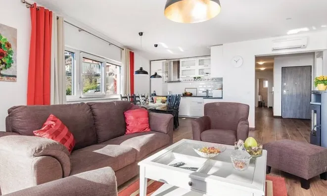 Недвижимость Four-room apartment, Opatija: 4