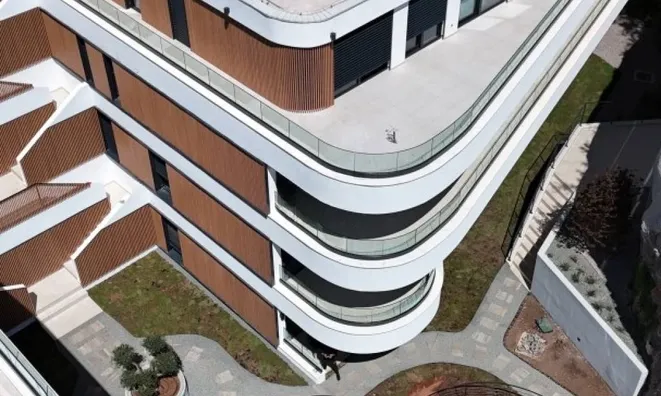Недвижимость Three-room apartment in the center: 6