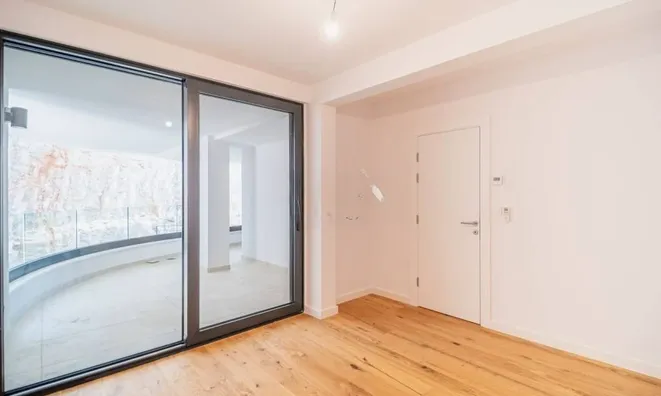 Недвижимость Three-room apartment in the center: 7