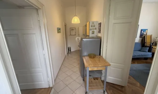 Недвижимость Two-room apartment in the city center: 13