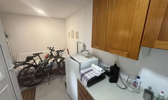 Недвижимость Two-room apartment in the city center: 16