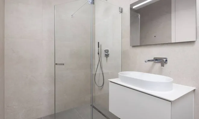Недвижимость Three-room apartment in the center: 4