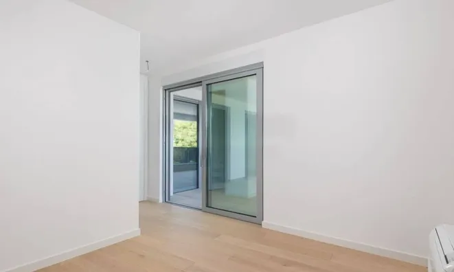 Недвижимость Three-room apartment in the center: 12