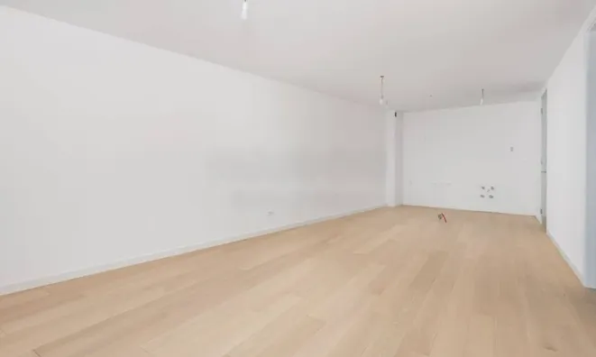Недвижимость Three-room apartment in the center: 16
