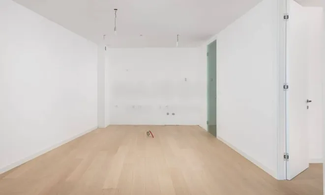 Недвижимость Three-room apartment in the center: 17