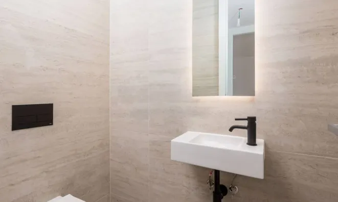 Недвижимость Three-room apartment in the center: 12