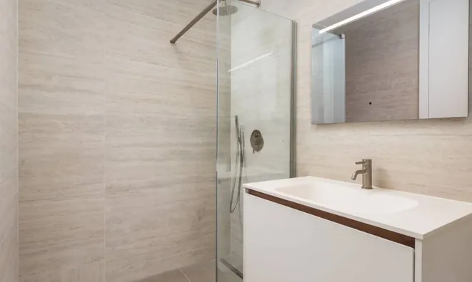 Недвижимость Three-room apartment in the center: 14