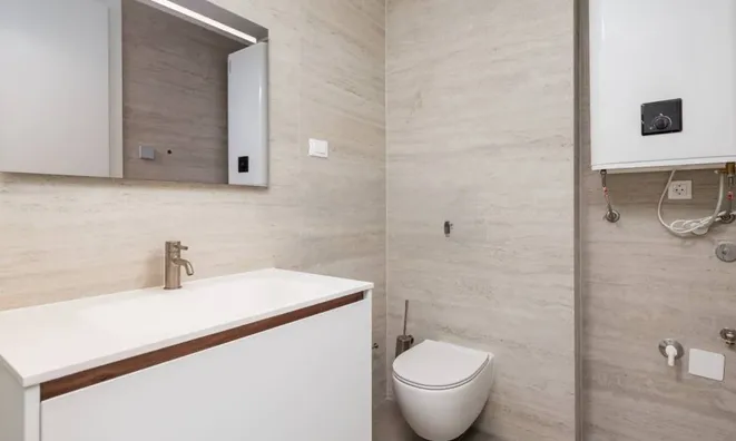 Недвижимость Three-room apartment in the center: 15