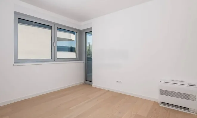 Недвижимость Three-room apartment in the center: 4