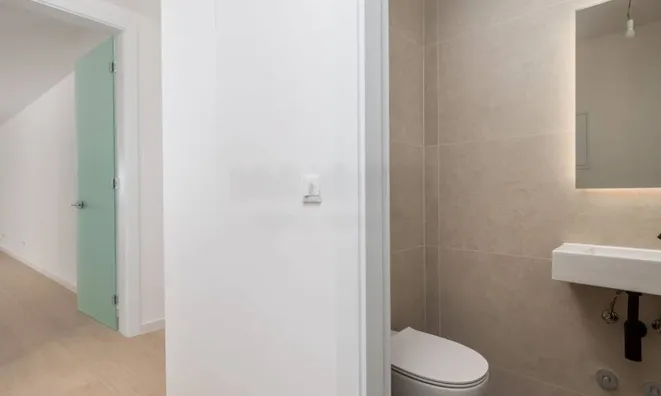 Недвижимость Three-room apartment in the center: 5