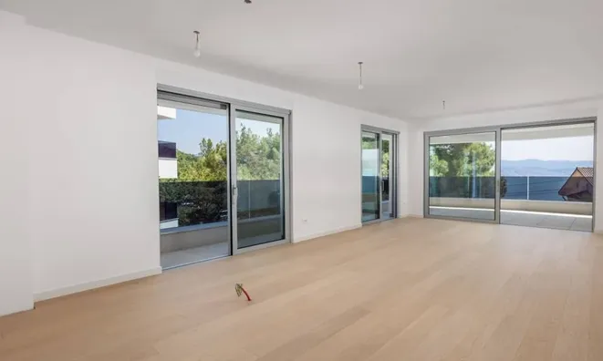 Недвижимость Three-room apartment in the center: 7