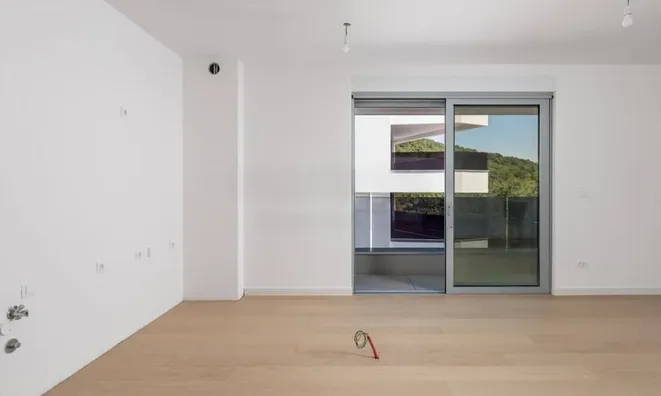Недвижимость Three-room apartment in the center: 10