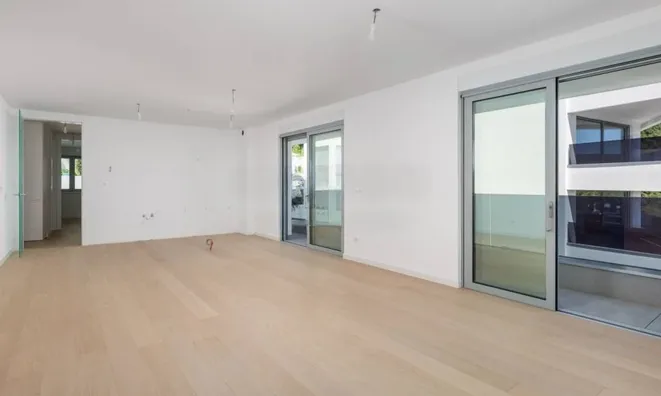 Недвижимость Three-room apartment in the center: 12