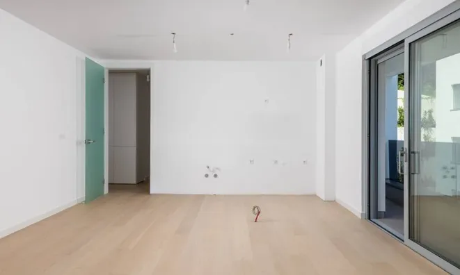 Недвижимость Three-room apartment in the center: 14