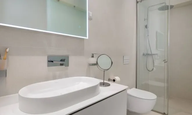Недвижимость Three-room apartment in the center: 11