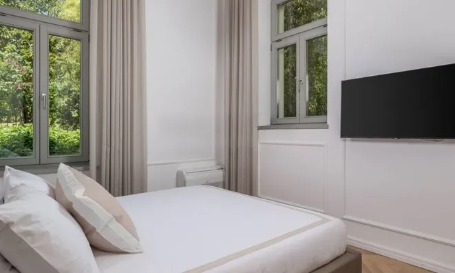 Недвижимость Three-room apartment in the center: 15