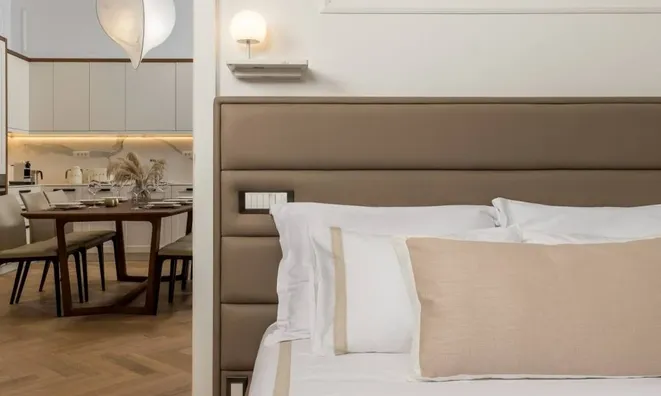 Недвижимость Three-room apartment in the center: 16