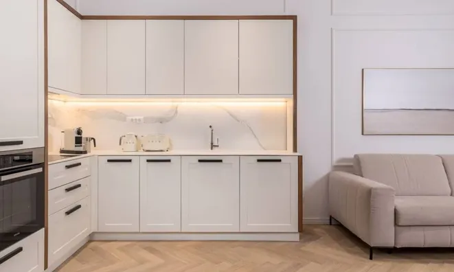 Недвижимость Three-room apartment in the center: 19