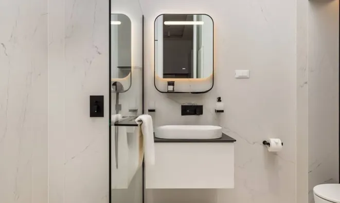 Недвижимость Three-room apartment in the center: 6