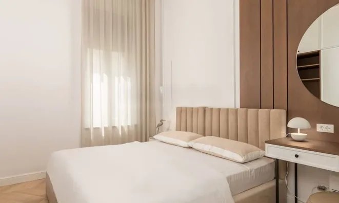 Недвижимость Three-room apartment in the center: 13