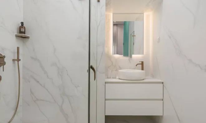 Недвижимость Three-room apartment in the center: 16