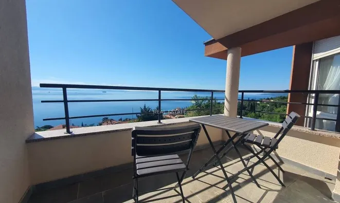 Недвижимость Three-room apartment in the city center: 5
