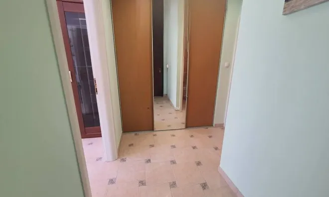 Недвижимость Three-room apartment in the city center: 8