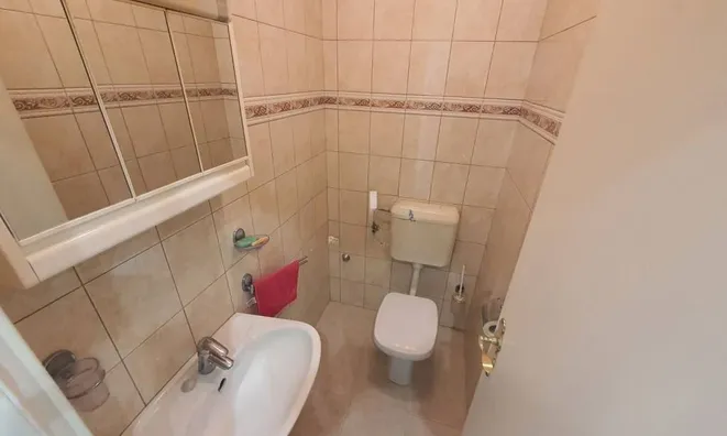 Недвижимость Three-room apartment in the city center: 20