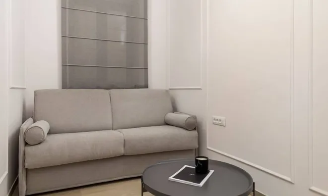 Недвижимость Two-room apartment in the center: 9