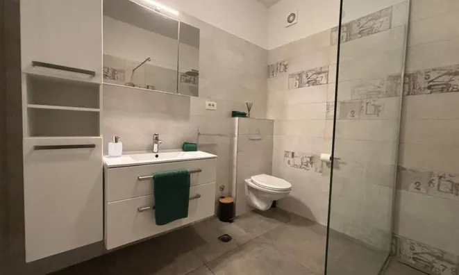 Недвижимость Three-room apartment in the center: 11