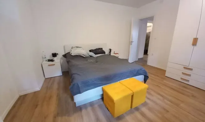 Недвижимость Three-room apartment in the center: 13