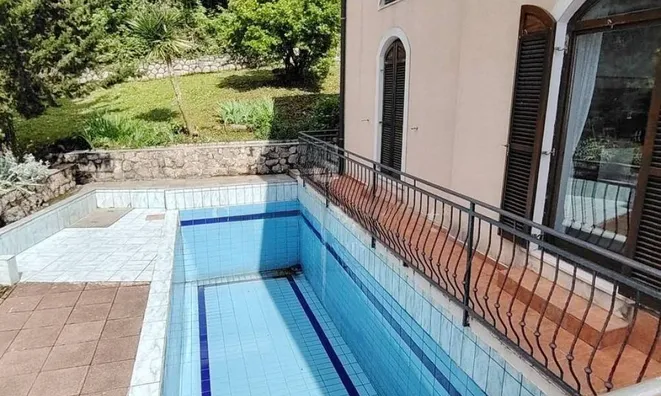 Недвижимость Семейный дом 394 м² Опатия: 2