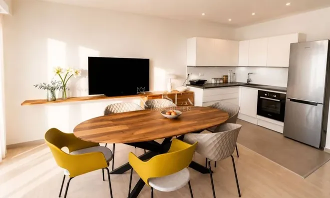 Недвижимость Two-room apartment in the center: 3