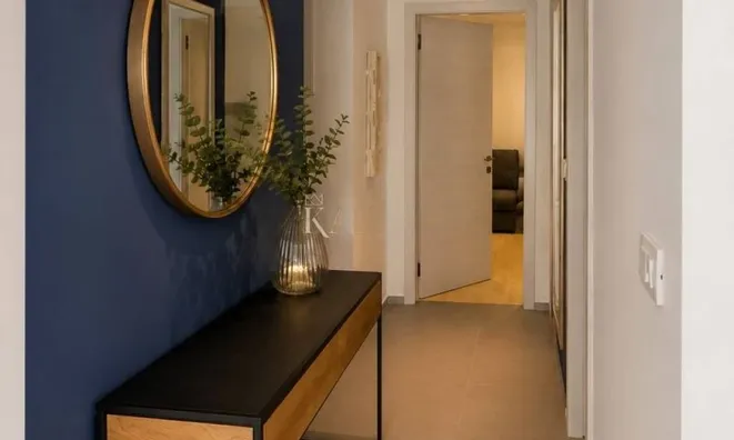 Недвижимость Two-room apartment in the center: 8