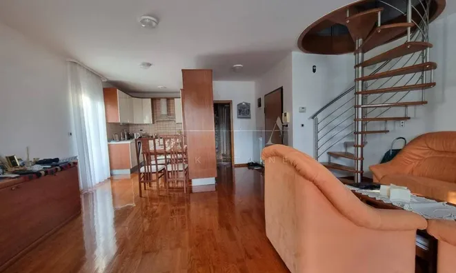 Недвижимость Four-room apartment: 2