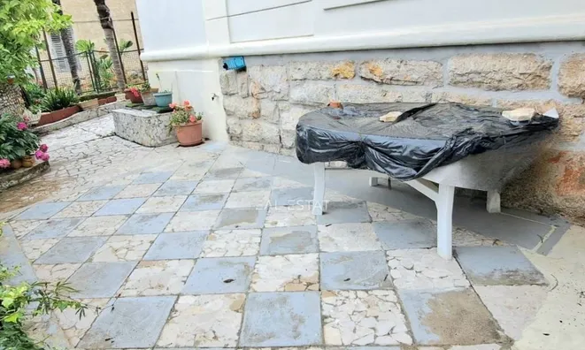 Недвижимость Two-room apartment Downtown: 3