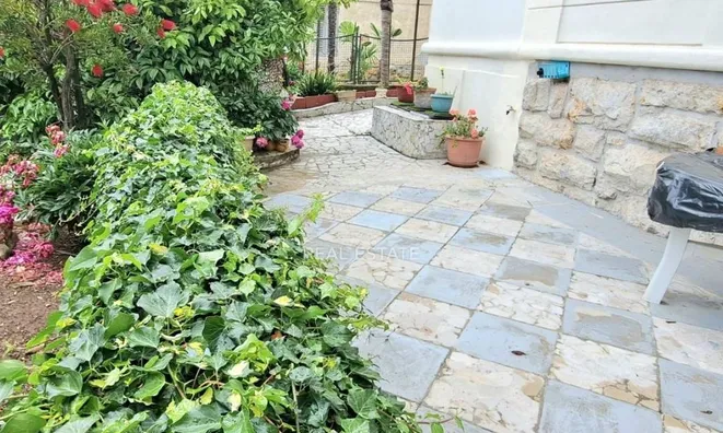 Недвижимость Two-room apartment Downtown: 4