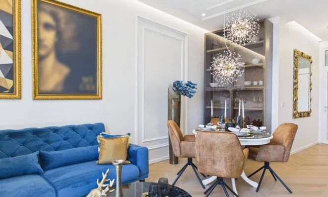 Недвижимость Three-room apartment in the city center: 4