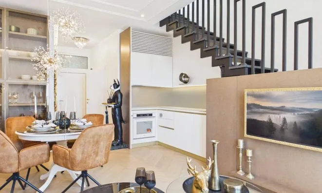 Недвижимость Three-room apartment in the city center: 5