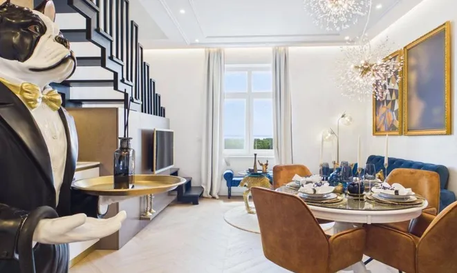 Недвижимость Three-room apartment in the city center: 9