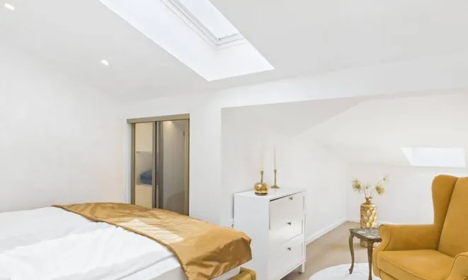 Недвижимость Three-room apartment in the city center: 16