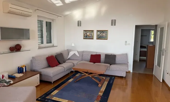 Недвижимость Three-room apartment Ichichi: 3